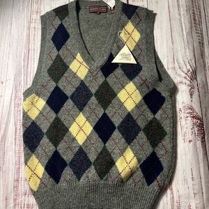 Men's Argyle V-Neck Sweater Vest in Gray, Blue, and Yellow Vintage w/tags